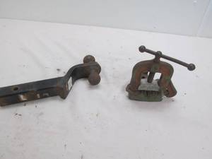 lot 108 image: Ball hitch, press