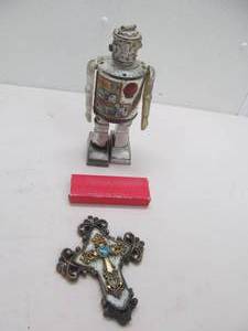 lot 129 image: Robot, dcor, call