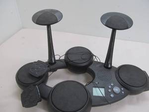 lot 144 image: Drum set