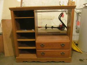lot 162 image: Entertainment Center