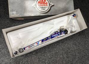 lot 413 image: Mac Tools Collectors Club Adult Collectable 124 Scale Top Fuel Dragster - Joe Amato