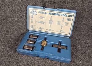 lot 232 image: MAC TOOLS R-134a Retrofit Kit - RTK134