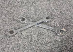 lot 234 image: MAC TOOLS 1116 & 58 Combination Open End Flare Nut Line Wrenches