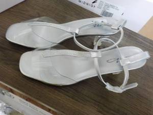 lot 7 image: Midnight Velvet size 10 marnie stra...