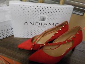 lot 16 image: Andiamo size 10M mandy red heels ne...