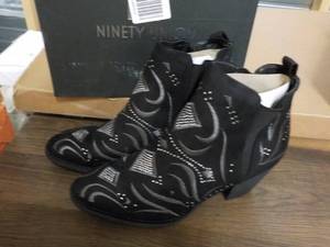 lot 28 image: Ninety Union sedona black size 11 b...