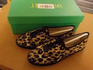 lot 29 image: j.renee schooner leopard print size...