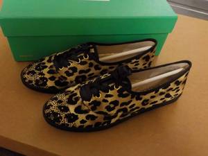 lot 30 image: j.renee schooner leopard print size...
