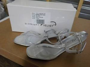 lot 37 image: Midnight Velvet size 7 12 silver m...