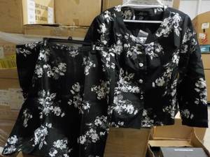 lot 45 image: Midnight Velvet womens size 18 jac...