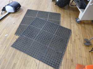 2 Anti-Fatigue Mats