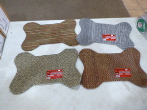 4 Pampered Pooch Food and Water Bowl Mats