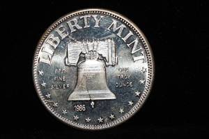 1986 Liberty Mint 1 Ounce Silver Coin