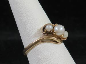 10K Yellow Gold Pearl Ring
