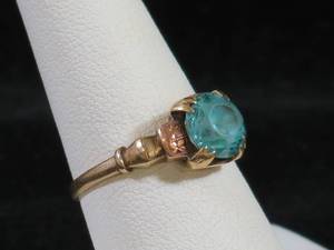 Vintage 10K Yellow Gold Ring - Blue Topaz