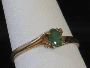 10K Yellow Gold Ring - Emerald
