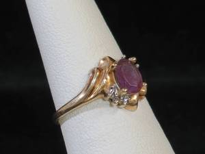 10K Yellow Gold Ring - Amethyst