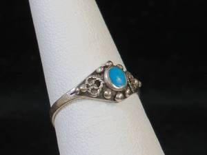 Sterling Silver Ladies Ring - Turquoise Stone