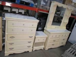 3 Pc Bedroom  set. A 6 drawer lowbo...