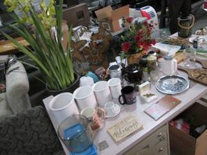 Huge home dcor lot including arti...