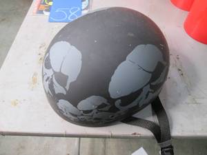 Nicely Padded Black Skateboard Helm...