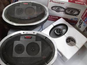Pioneer 4x6 and Boss Audio 6X9 Spea...