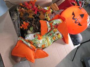 Box of Seasonal Dcor Fall, Autum...