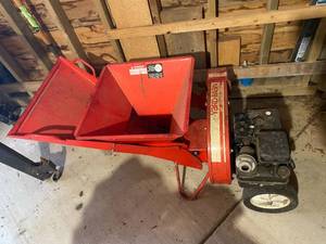 lot 112 image: Yard Man 5.5 HP ShredderChipper