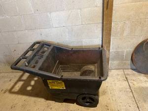 lot 117 image: Flow Tron Yard Cart