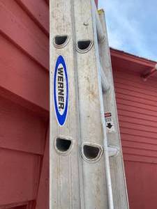 lot 118 image: Werner 20 Ft Ladder