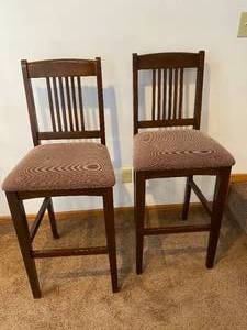 lot 156 image: Pair of Barstools