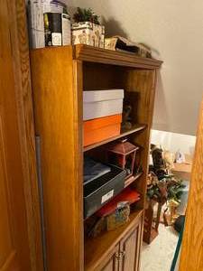 lot 172 image: Contents of Closet