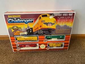 lot 175 image: The Challenger train Set by Bachman