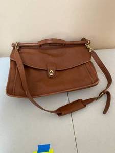 lot 180 image: Vintage Womens Leather Coach Large Work Bag