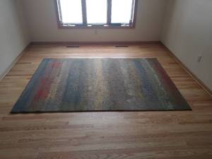 lot 10 image: Area Rug