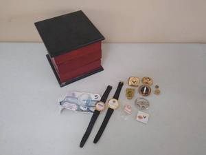 lot 192 image: Three Tier Jewelry Box with Contents