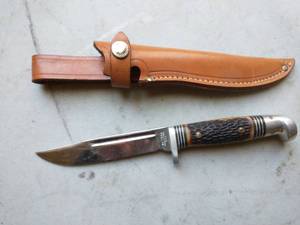 lot 319 image: Western Hunting Knife