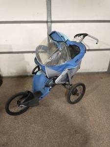 lot 320 image: Trek Jogger Stroller
