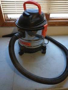 lot 321 image: Kubota Shop Vac