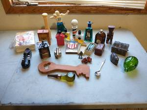 lot 326 image: Lot of Vintage Collectibles