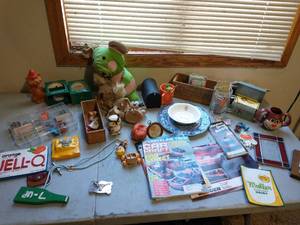 lot 328 image: Collection of Old Collectible Items