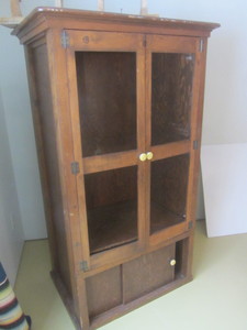 lot 3 image: Hutch