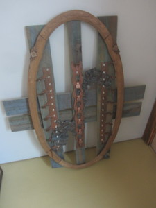 lot 4 image: Wooden Sculpture