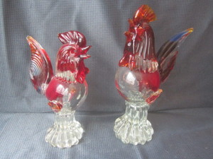 lot 7 image: Blown Glass Roosters