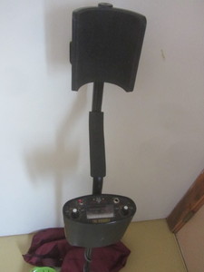 lot 24 image: Pioneer Metal Detector