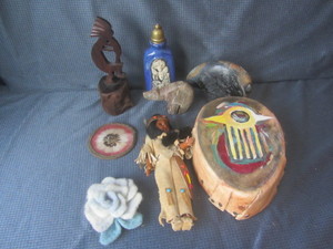 lot 39 image: Cabin Dcor with Vintage