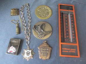 lot 43 image: Advertising - Medals & Lighters