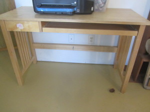 lot 51 image: Computer Desk