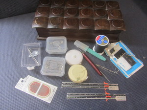 lot 121 image: Sewing Notions