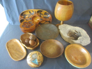 lot 126 image: Unusual Wood Pieces